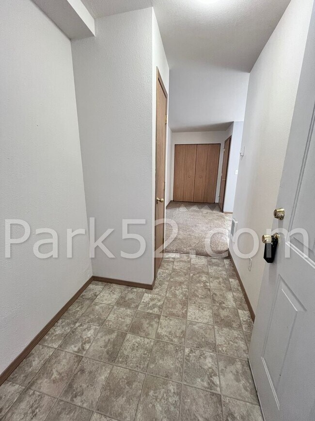 Building Photo - 2 Bedroom 2 Bathroom Ground Floor Condo