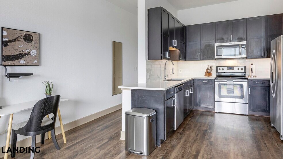 Building Photo - 5005 Galleria Dr