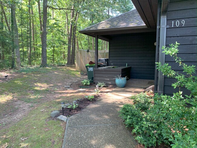 front - 109 Blithe Ct