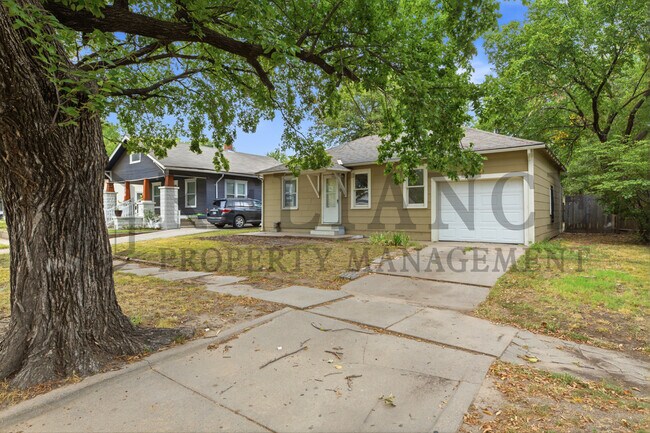Building Photo - 1434 S Laura Ave