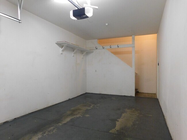 Building Photo - 2485 Fountainhead Blvd