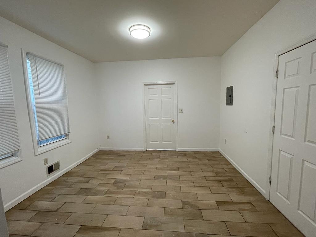 Building Photo - 218 Columbia Ave