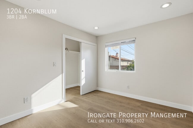 Building Photo - 1204 Kornblum-