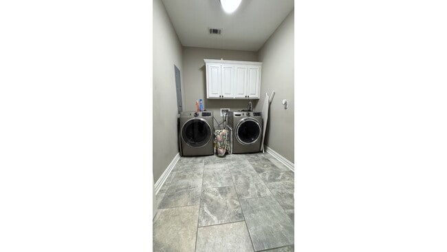 Building Photo - 210 Bayou Trace Drive