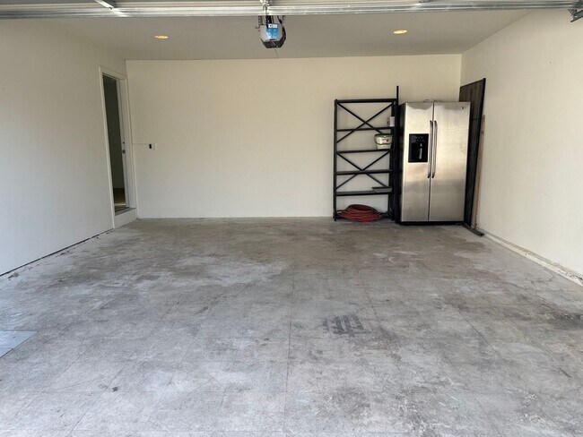 Building Photo - 11248 Lull St