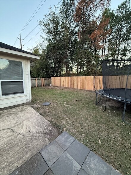 Building Photo - 22031 Falvel Dr