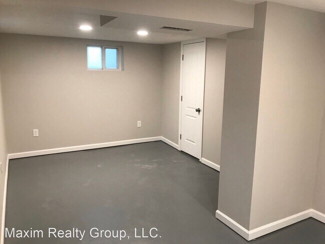 Building Photo - 2 br, 2 bath House - 7093 Spencer Street