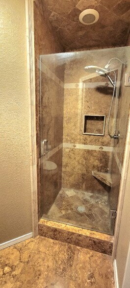 Building Photo - 801 S Riverside Harbor Dr