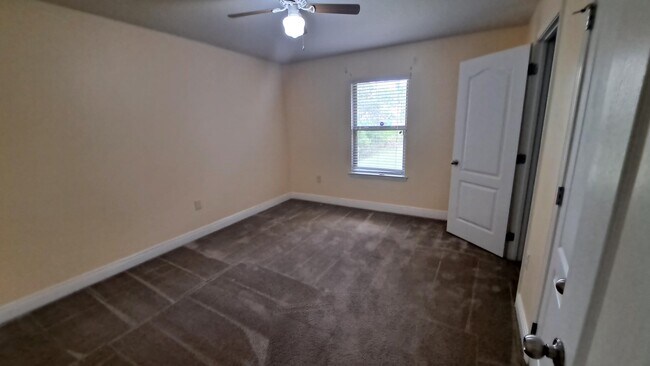 Building Photo - 6658 Redfield St