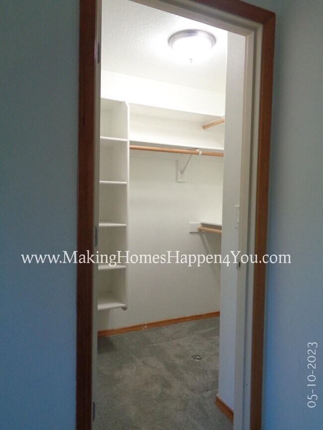 Building Photo - 405 Lavender St