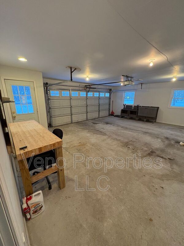 Building Photo - 330 Louden Rd