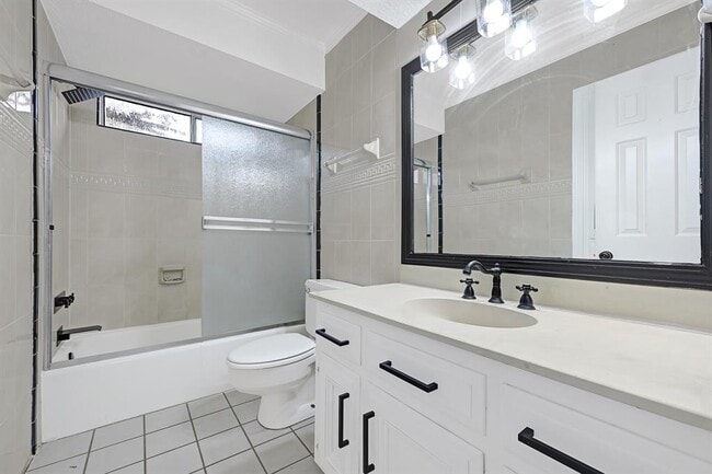 Building Photo - 15618 Banty Falls Ct