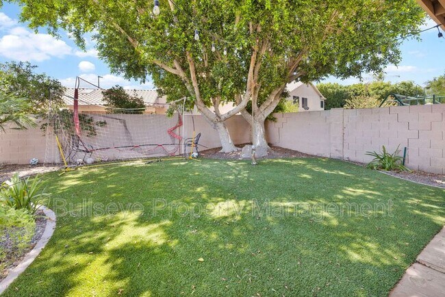 Building Photo - 809 S Lagoon Dr