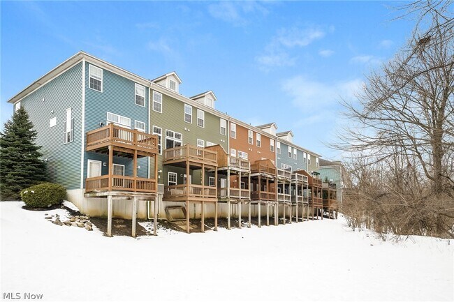 Building Photo - 39 Grandview Dr