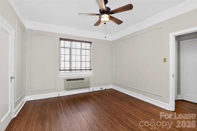 Building Photo - 301 W 10th St