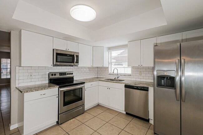 Building Photo - 16314 Caliente Pl