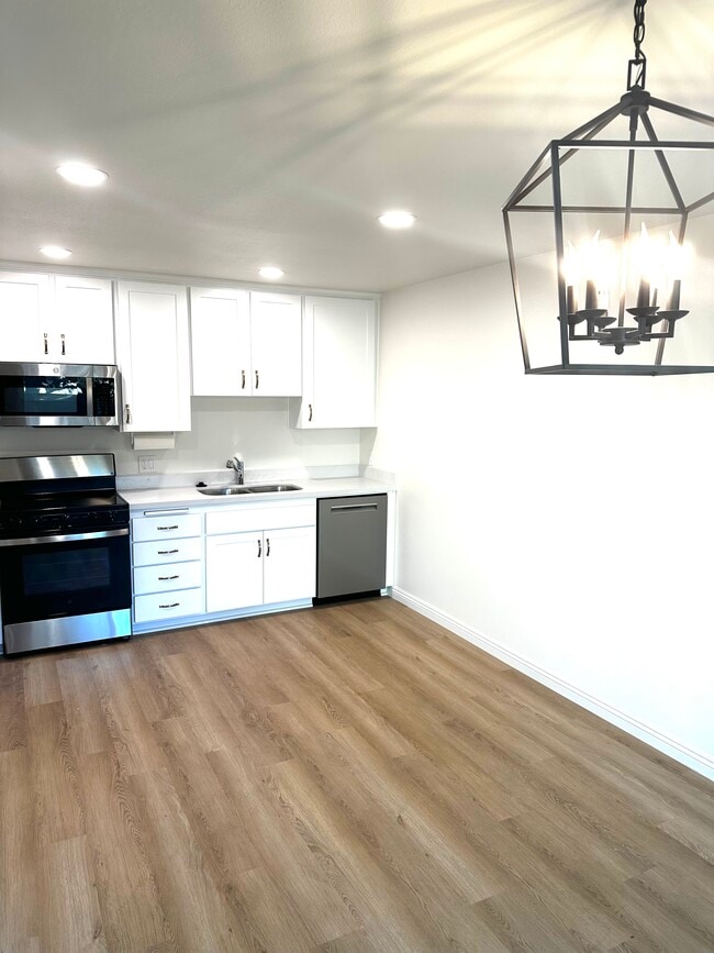 Building Photo - 2207 Moss Ct