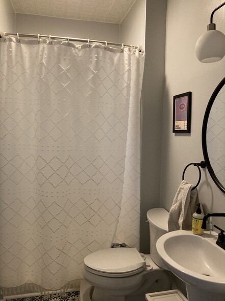 bathroom - 1012 Glenwood Ave