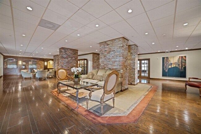 Building Photo - 5000 N Ocean Blvd