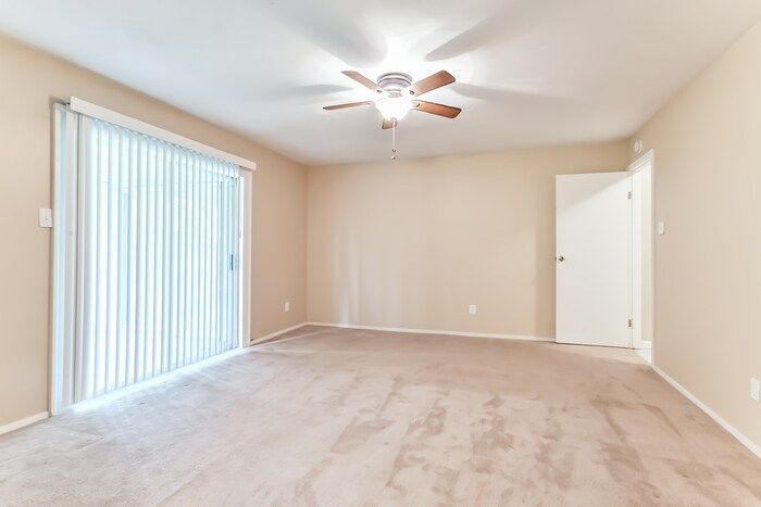 Building Photo - 2111 Mustang Springs Dr
