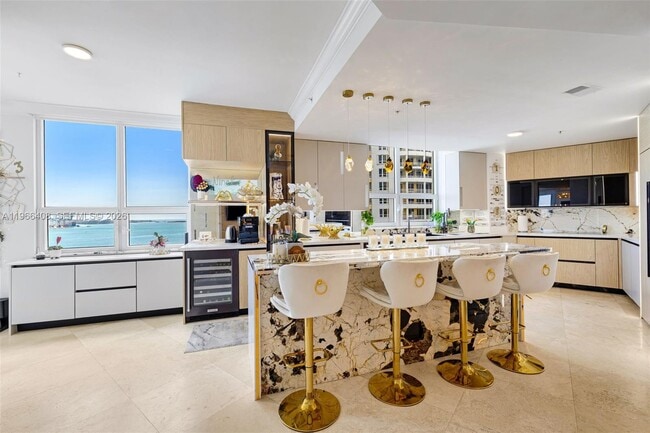 Building Photo - 848 Brickell Key Dr