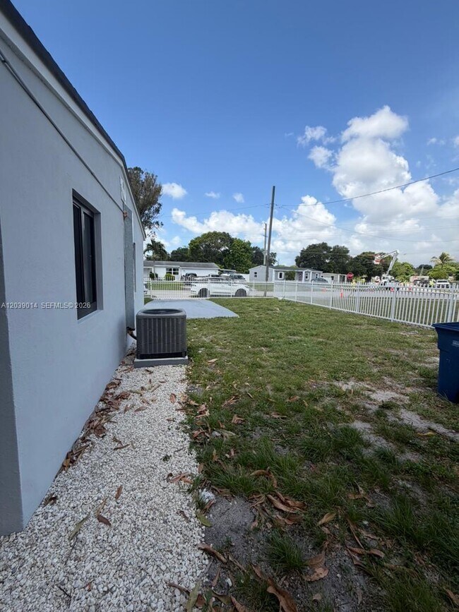 Building Photo - 1861 NW 163rd St