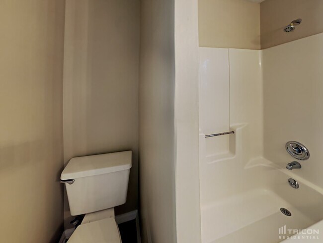 Building Photo - 1112 Karastan Ct SW