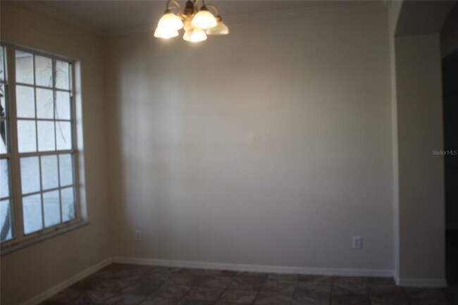 Building Photo - 1615 The Oaks Blvd