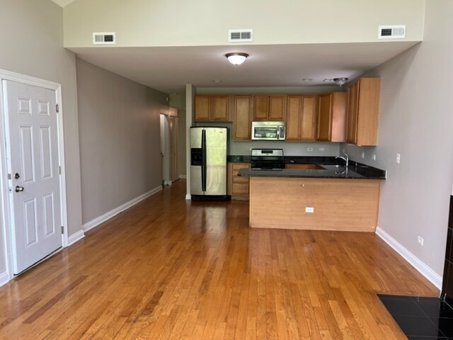 Kitchen - 2327 S Sawyer Ave