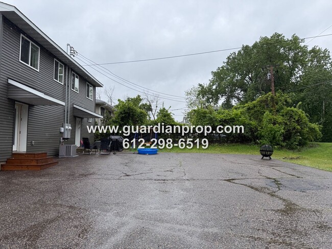 Building Photo - 2024 Built Townhouse Available Now, Open F...