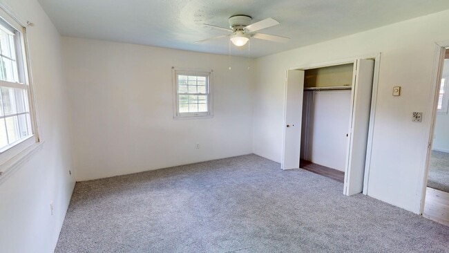 Building Photo - 3 bed/2 bath in country- Plymouth Schools