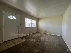 Building Photo - 934 N Wood St