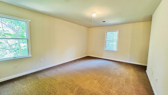Building Photo - 8+ PRIVATE ACRES - KING GEORGE
