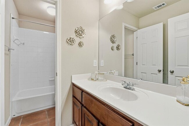 Building Photo - 16305 Almaden Dr
