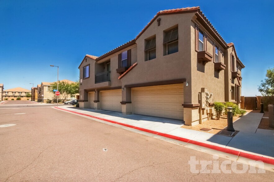 Building Photo - 1250 S Rialto