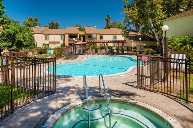 Building Photo - Mission Valley 1 BR/1 BA Condominium at Ra...