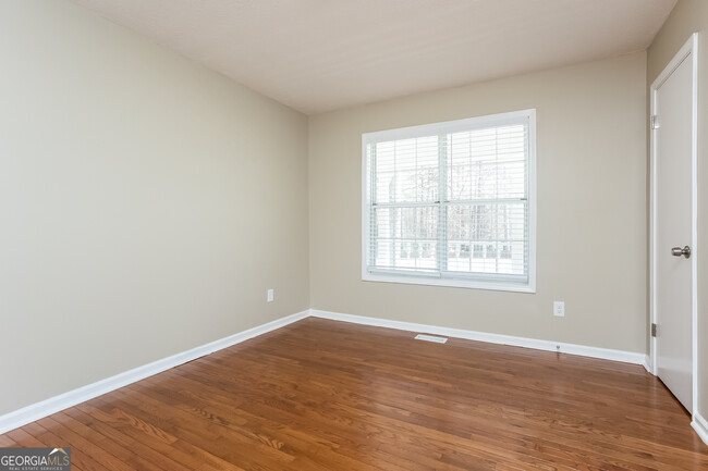 Building Photo - 3171 Pilgrims Dr