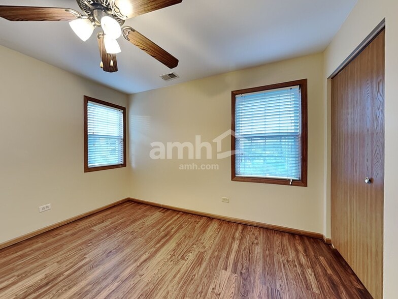 Building Photo - 4506 W Riverside Dr