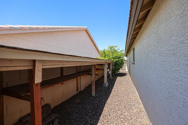 Building Photo - 3081 N 148th Dr