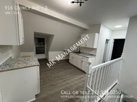 Building Photo - 916 Quincy Ave