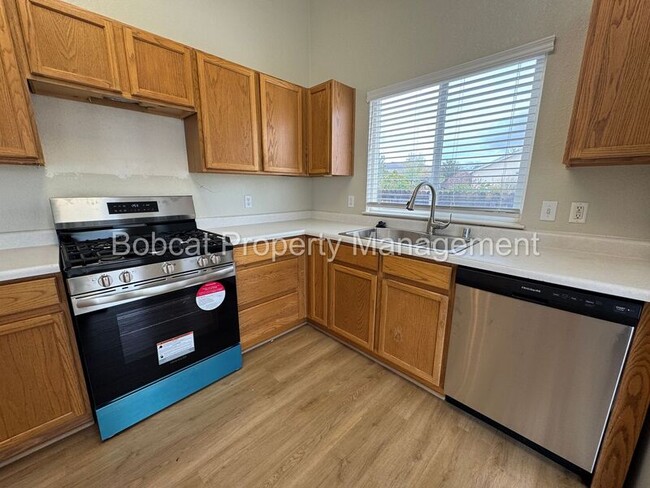Building Photo - 532 Rawe Peak Dr