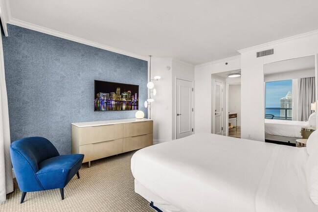 Building Photo - 4401 Collins Ave