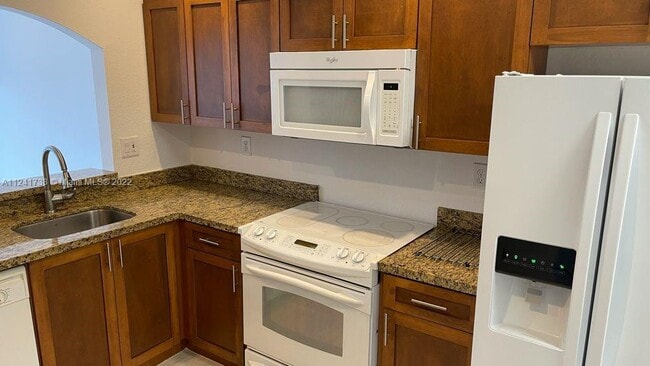 Building Photo - 10966 NW 62nd Ter   Doral Fl 33178