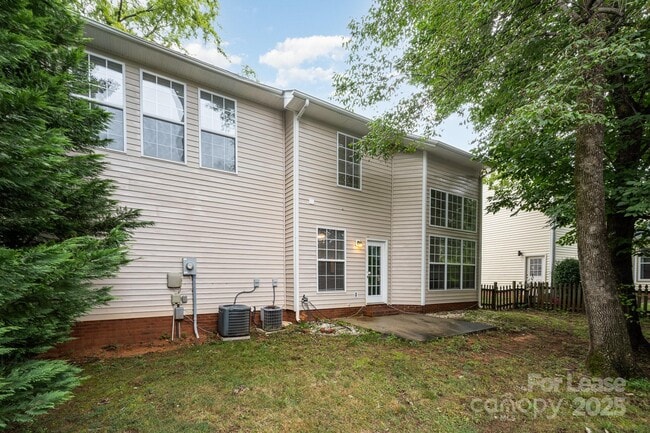 Building Photo - 6721 Charter Hills Rd