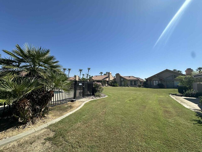 Building Photo - 4 Hermosillo Ln