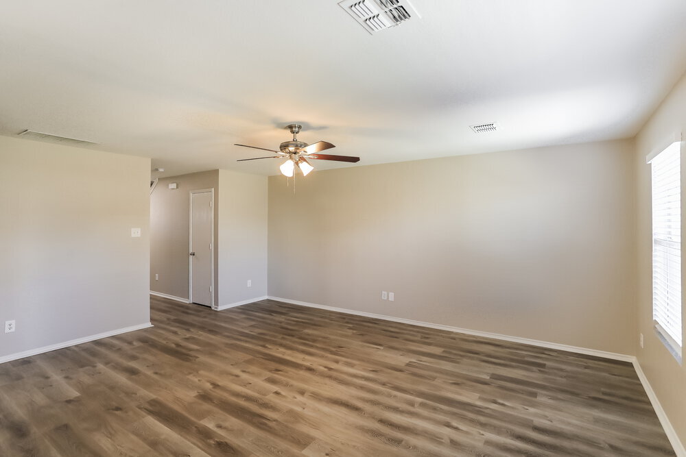 Building Photo - 6945 Meadow Way Ln