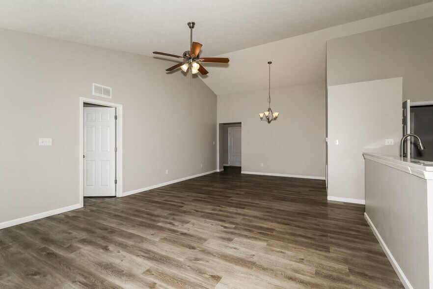 Building Photo - 4557 Walcott Dr