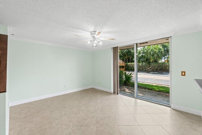 Building Photo - 111 Yacht Club Way