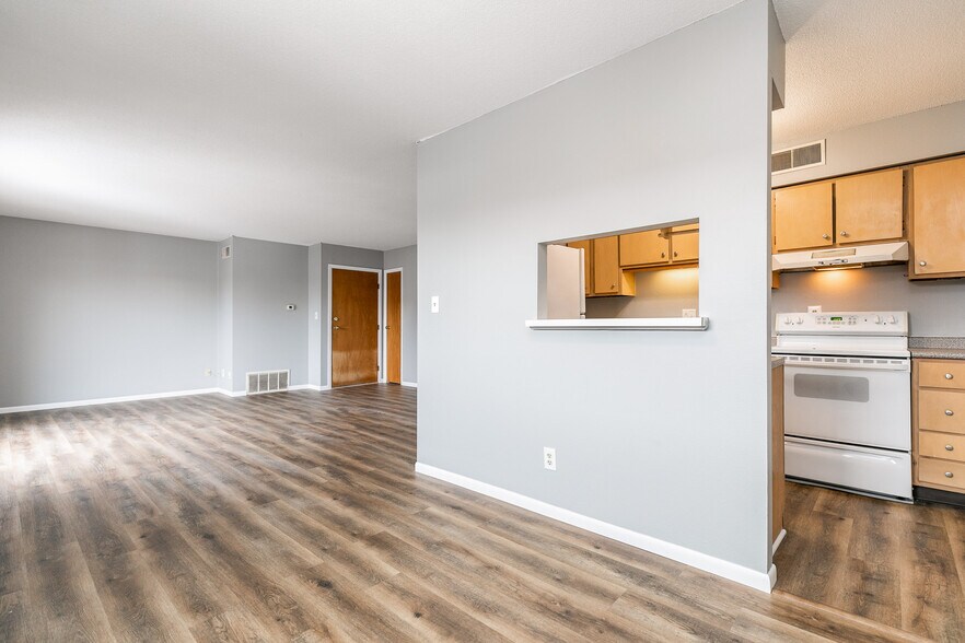Building Photo - 404 21st Avenue Pl