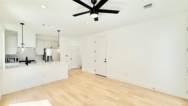 Building Photo - 3417 Elija St